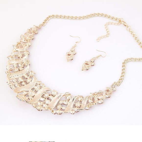 Colorful necklace and earring set - Picture 3 of 4